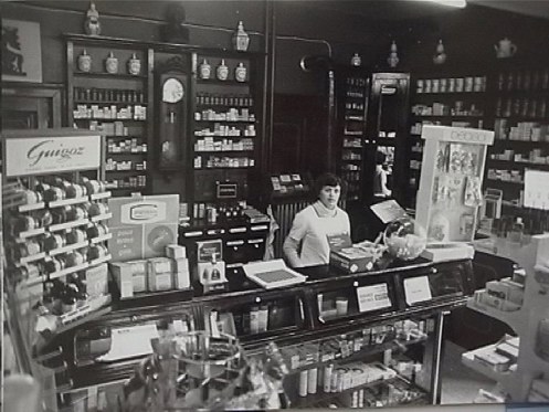 pharmacie en 1976 
pharmacie Mahle r(St Georges)  SarreUnion